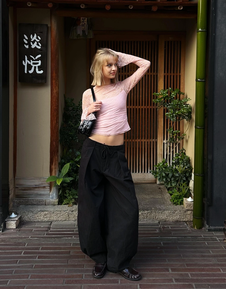 Кружевная футболка с длинными рукавами