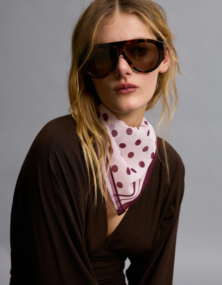 Платок-косынка в горошек