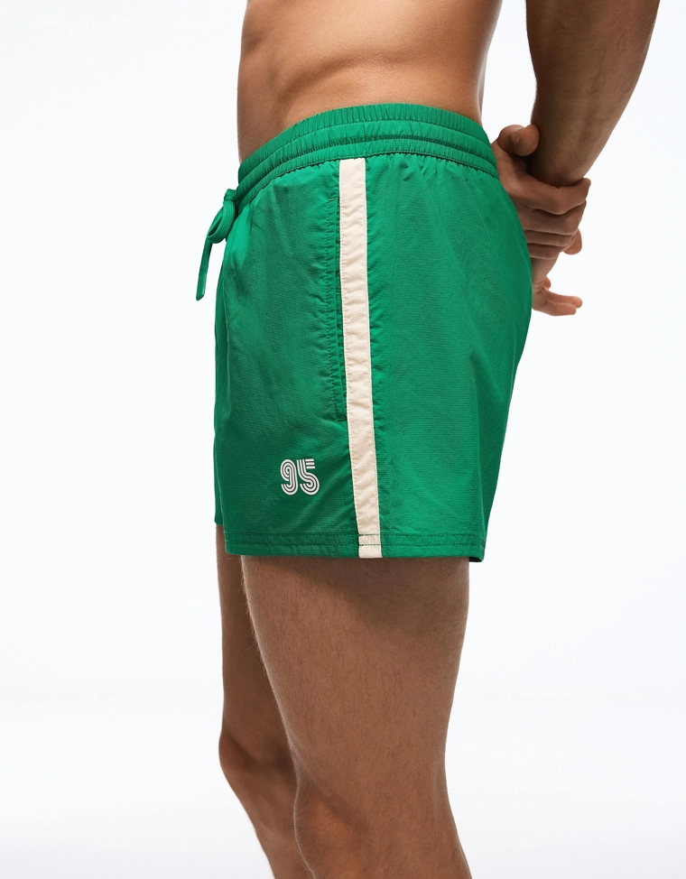 Короткие плавки в стиле ретро