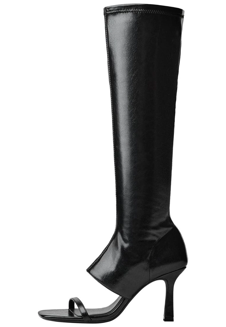 Босоножки на каблуке