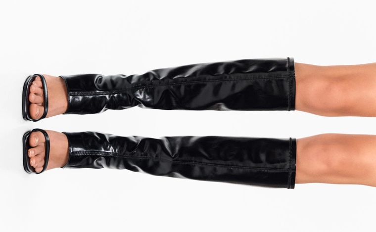 Босоножки на каблуке