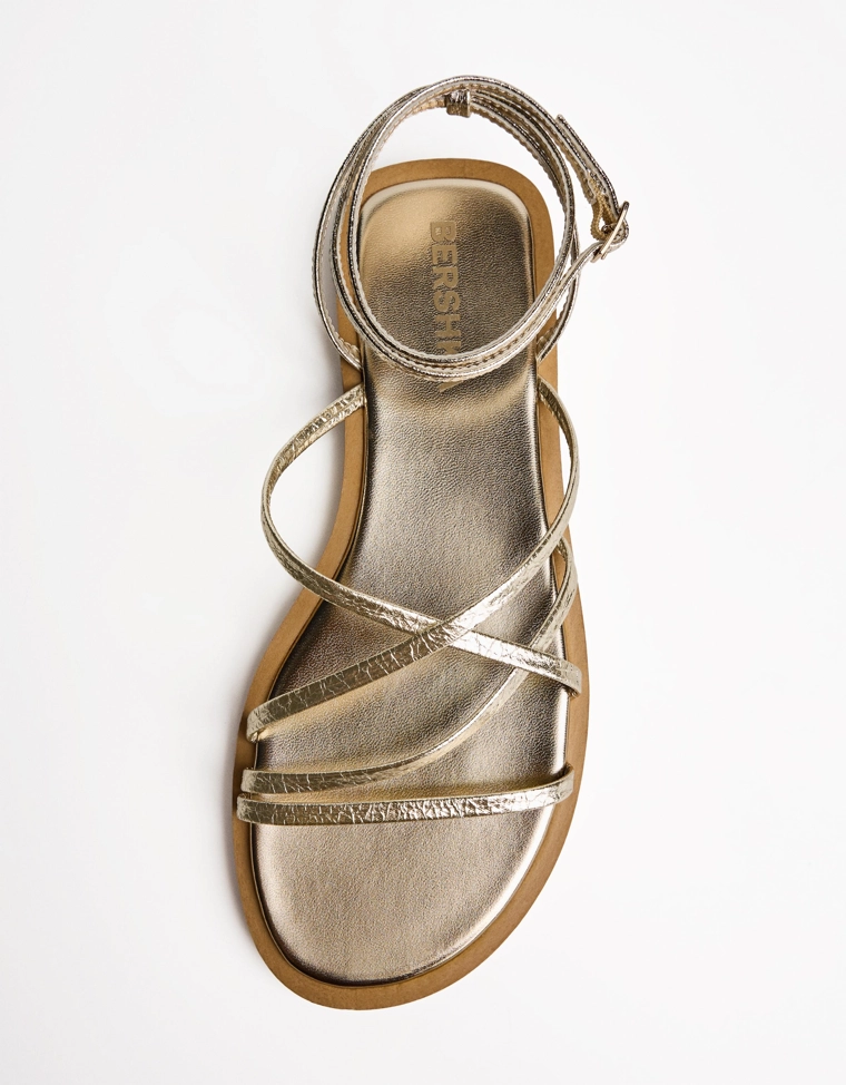 Сандалии с несколькими ремешками