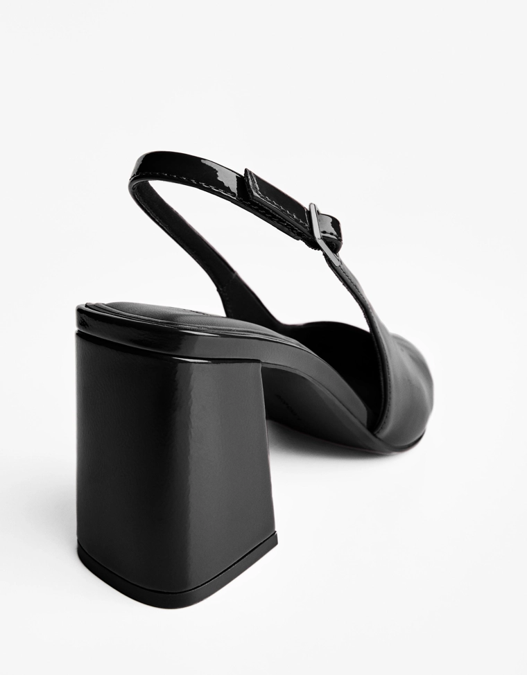 Туфли с открытой пяткой на широком каблуке