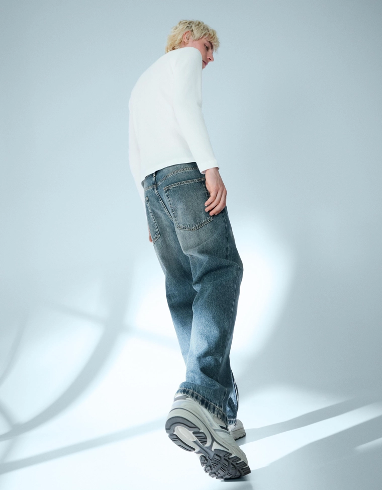 Джинсы свободного кроя