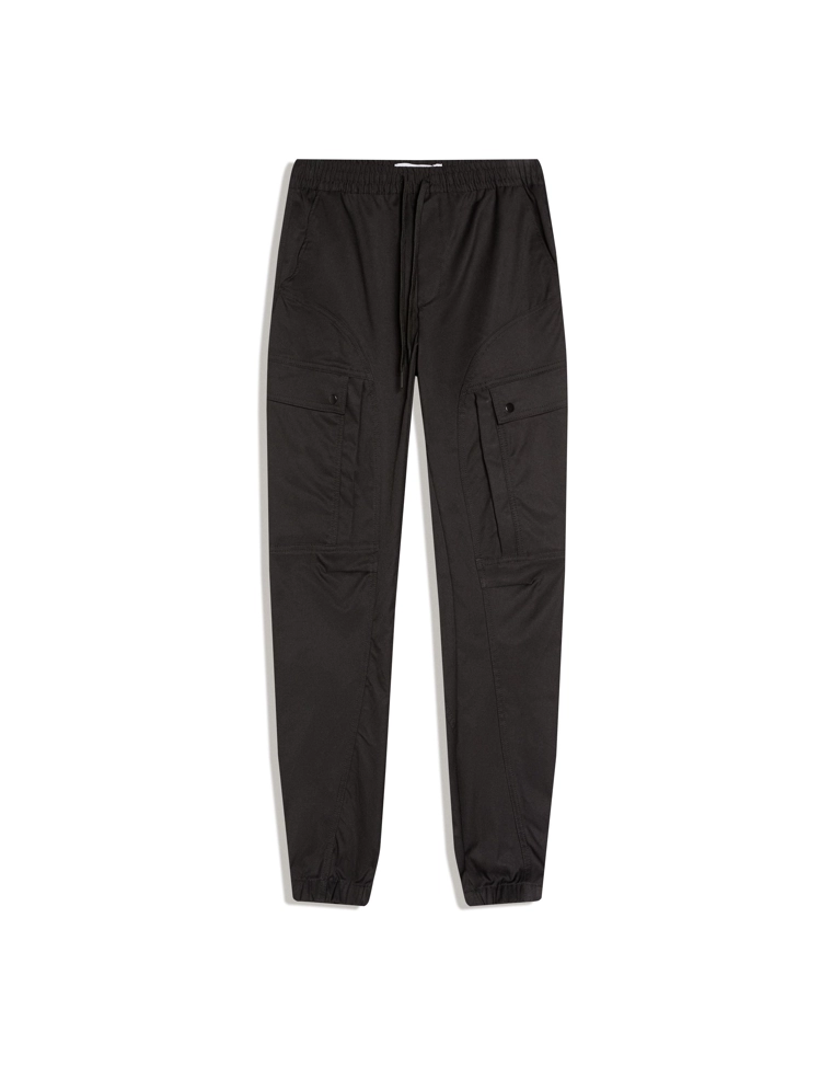 Зауженные брюки карго из высокотехнологичной ткани