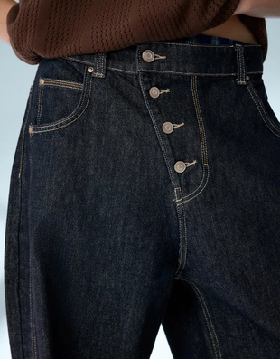 Джинсы BARREL с перекрестными пуговицами- Заказать в России