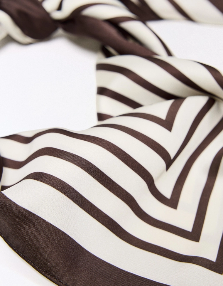 Атласный платок в полоску