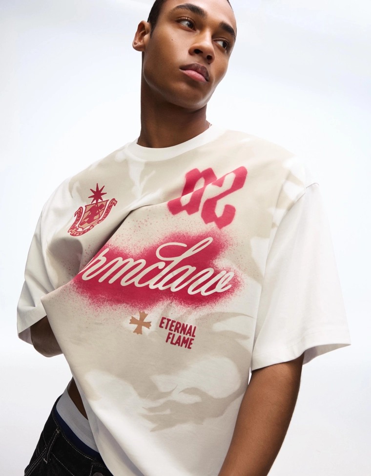 Футболка геометрического кроя с короткими рукавами и принтом