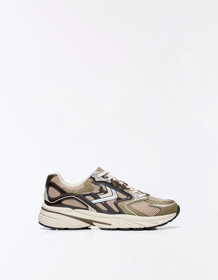 Кроссовки с контрастными вставками