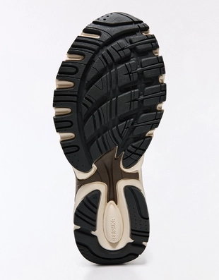 Кроссовки с контрастными вставками- Заказать в России