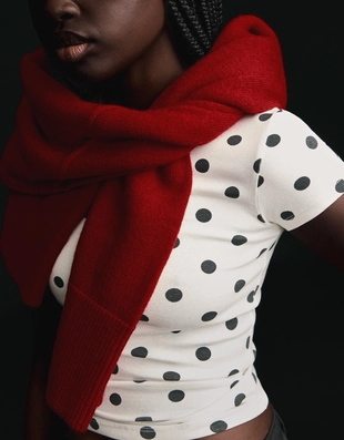 Футболка с круглым вырезом и короткими рукавами- Заказать в России