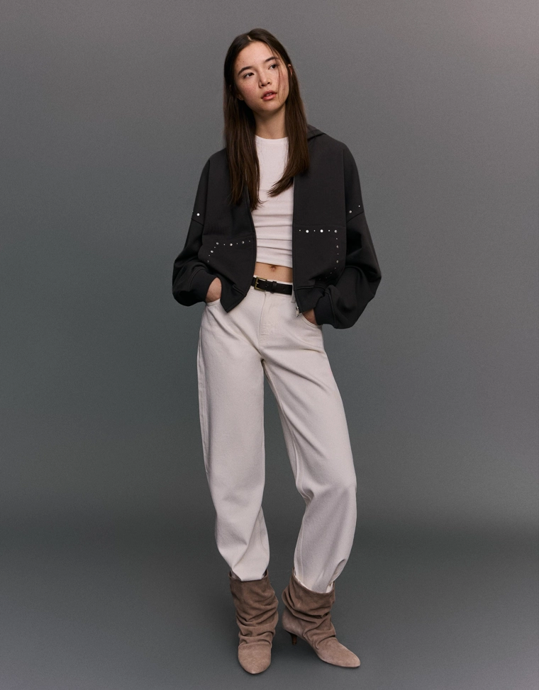 Худи на молнии с заклепками