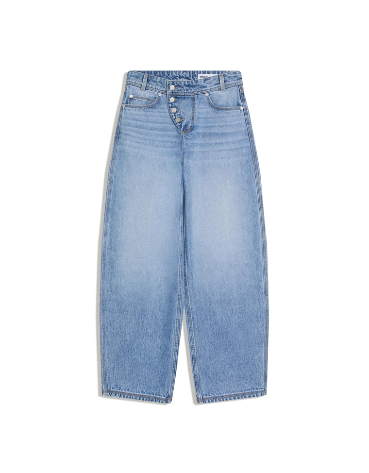 Low-rise wide-leg barrel jeans with front buttons