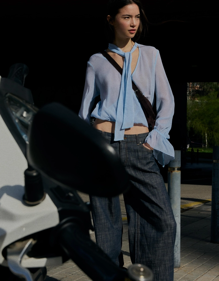 Блуза с длинными рукавами и шарфом с запахом