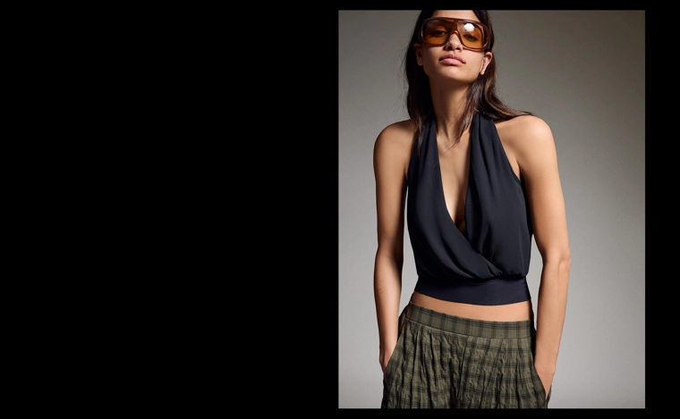 Топ с запахом и горловиной халтер