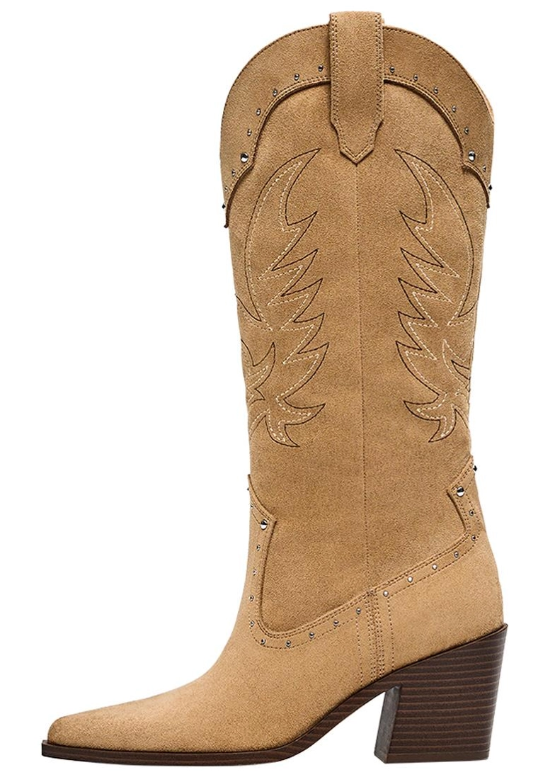 Ботинки в ковбойском стиле на каблуке с заклепками