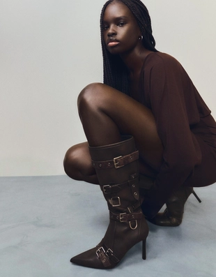 Сапоги на каблуке с пряжками- Заказать в России