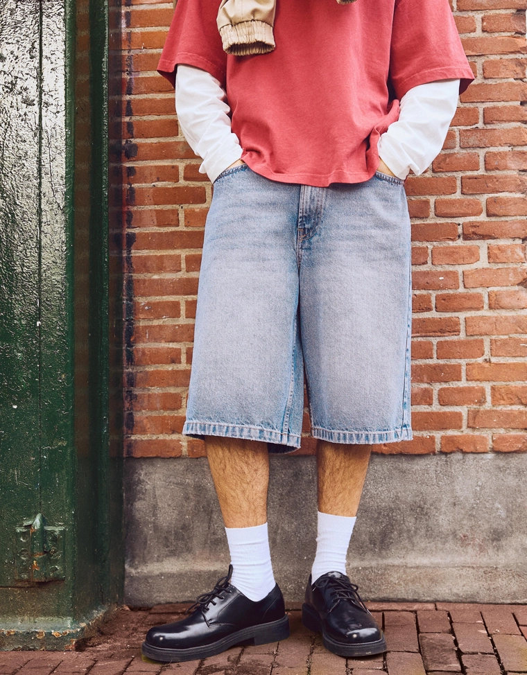 Джинсовые шорты свободного кроя