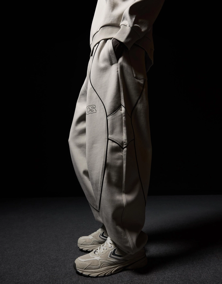 Брюки-бананы из ткани с принтом