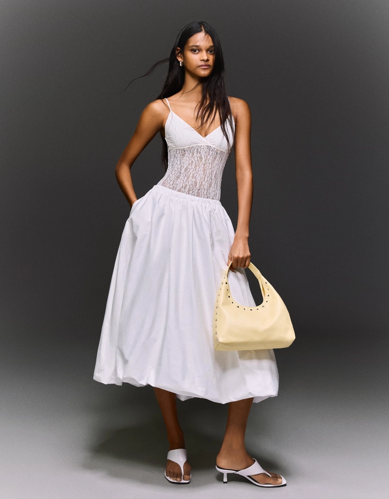 Боди на бретелях с кружевом