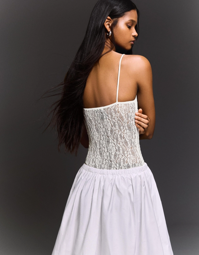 Боди на бретелях с кружевом