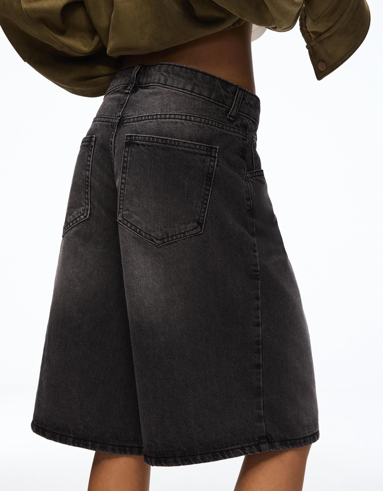 Джинсовые шорты свободного кроя