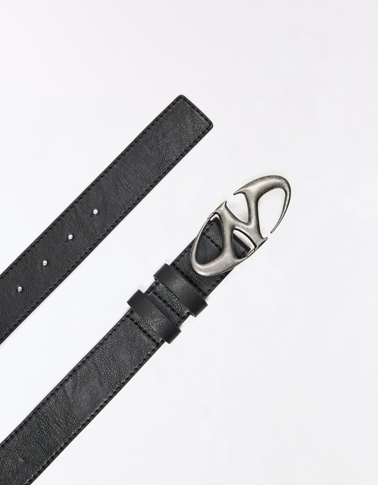 Ремень с пряжкой