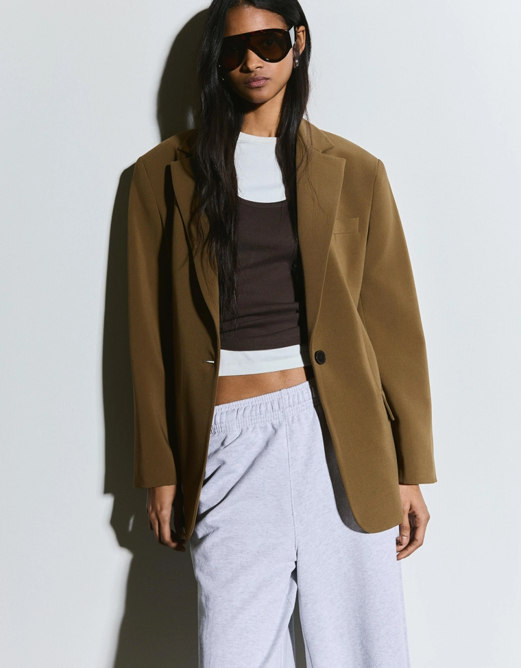 Блейзер с пряжкой сзади