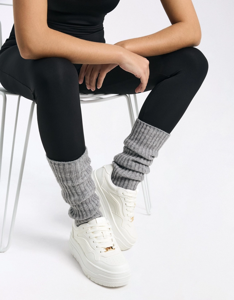 Кроссовки на толстой подошве