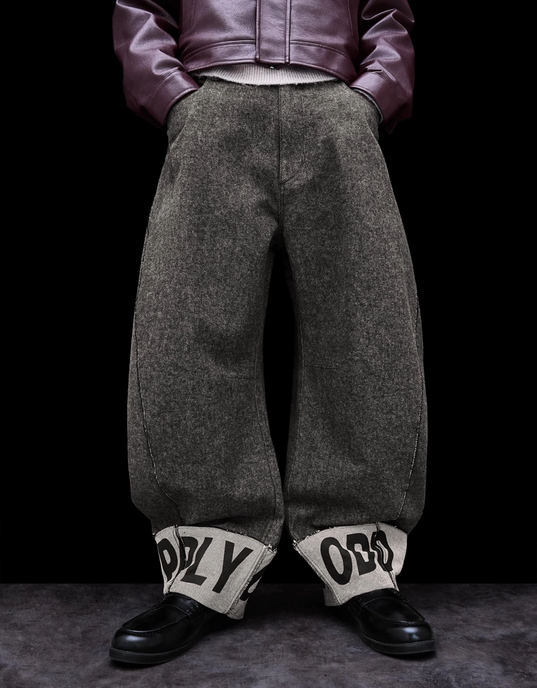 Брюки barrel с принтом по низу