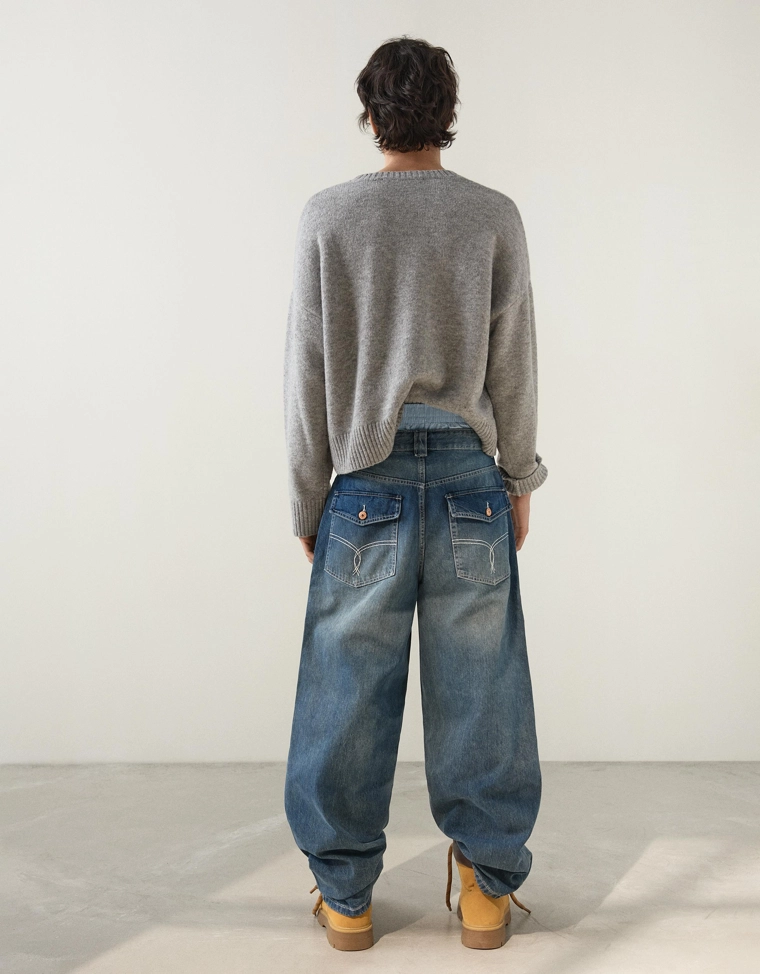 Джинсы очень свободного кроя с вышивкой