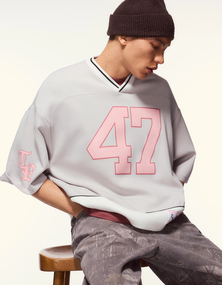 Спортивная футболка с короткими рукавами и принтом