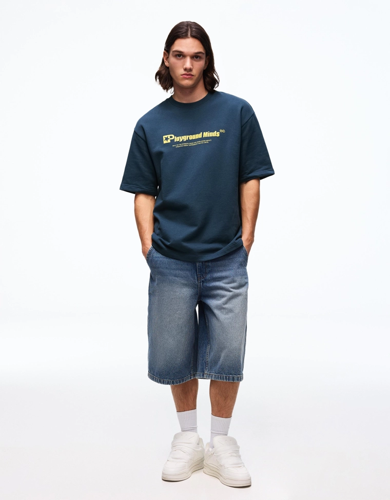 Футболка из мягкой ткани с короткими рукавами и принтом