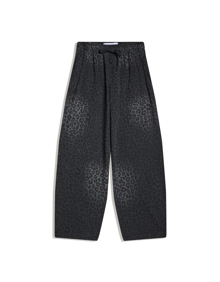 Брюки-бананы с анималистическим принтом