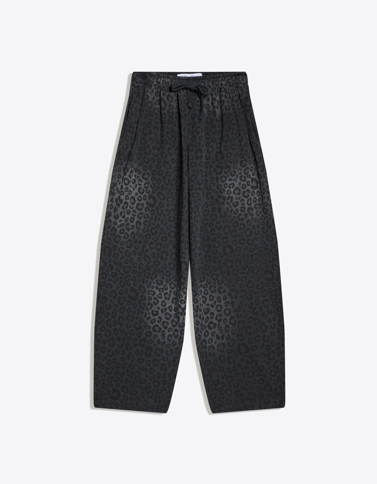 Брюки-бананы с анималистическим принтом