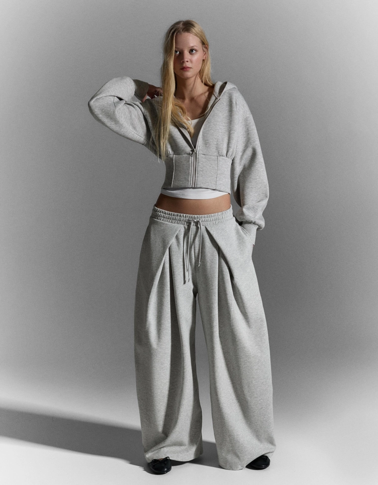 Укороченное худи на молнии с капюшоном