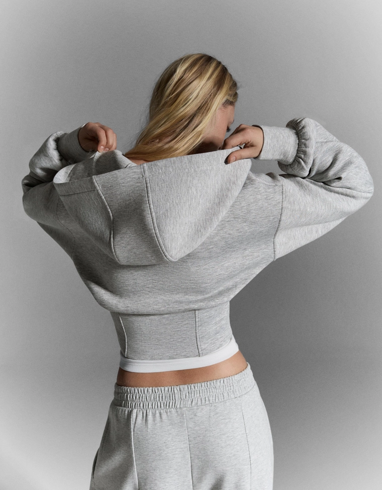 Укороченное худи на молнии с капюшоном