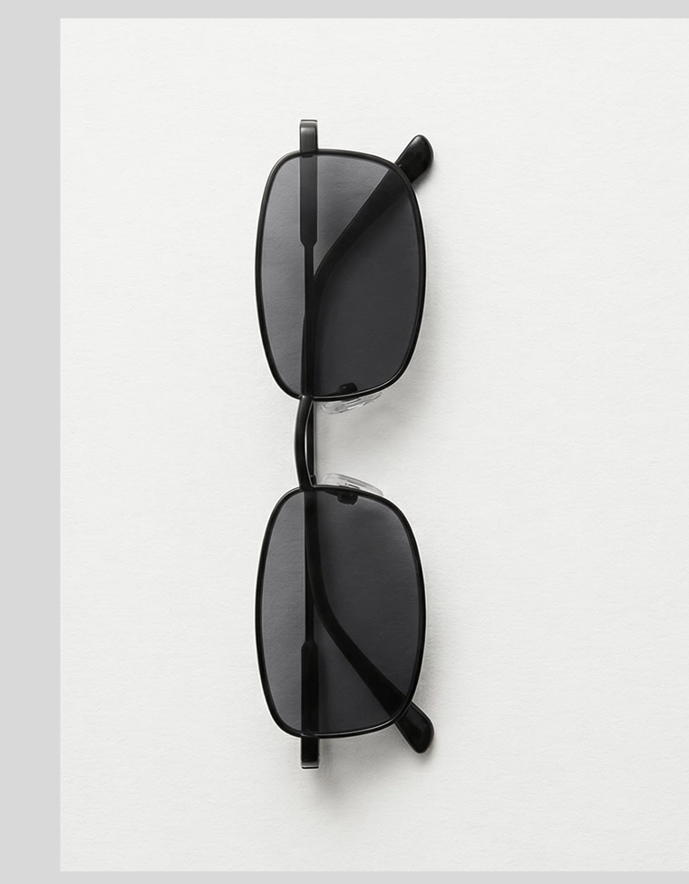 Солнцезащитные очки в прямоугольной оправе