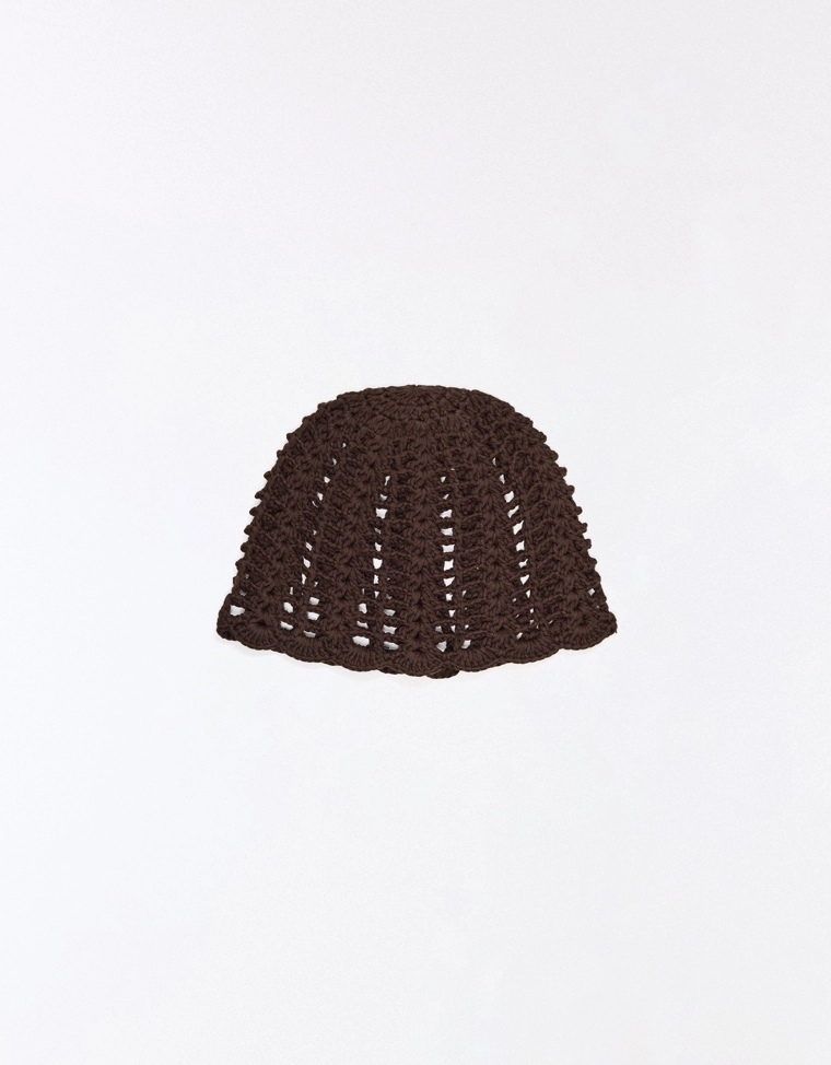 Вязаная шапка-бини