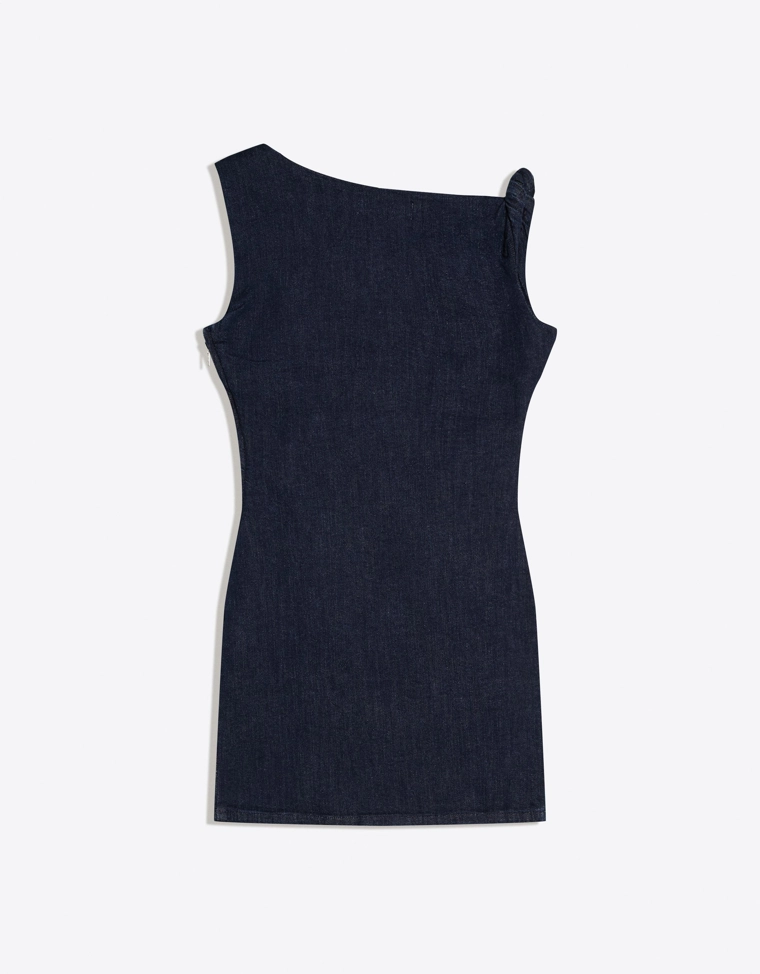 Джинсовое мини-платье с открытыми плечами