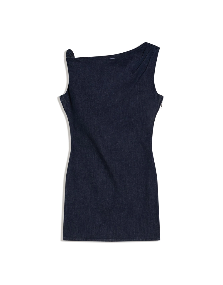 Джинсовое мини-платье с открытыми плечами