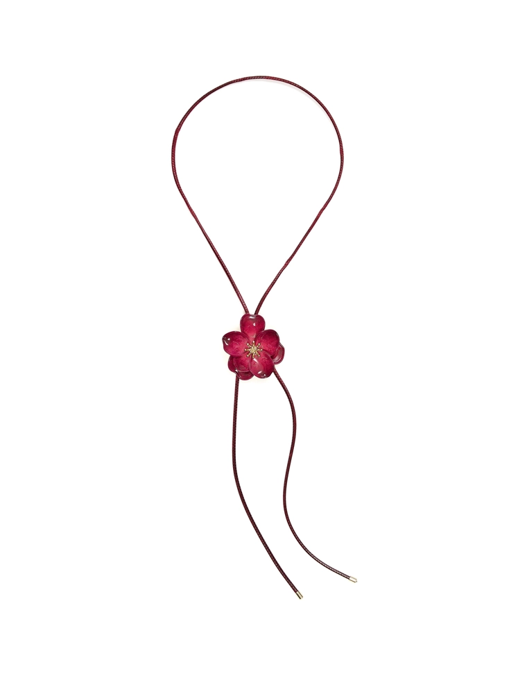 Ожерелье из шнура с цветком