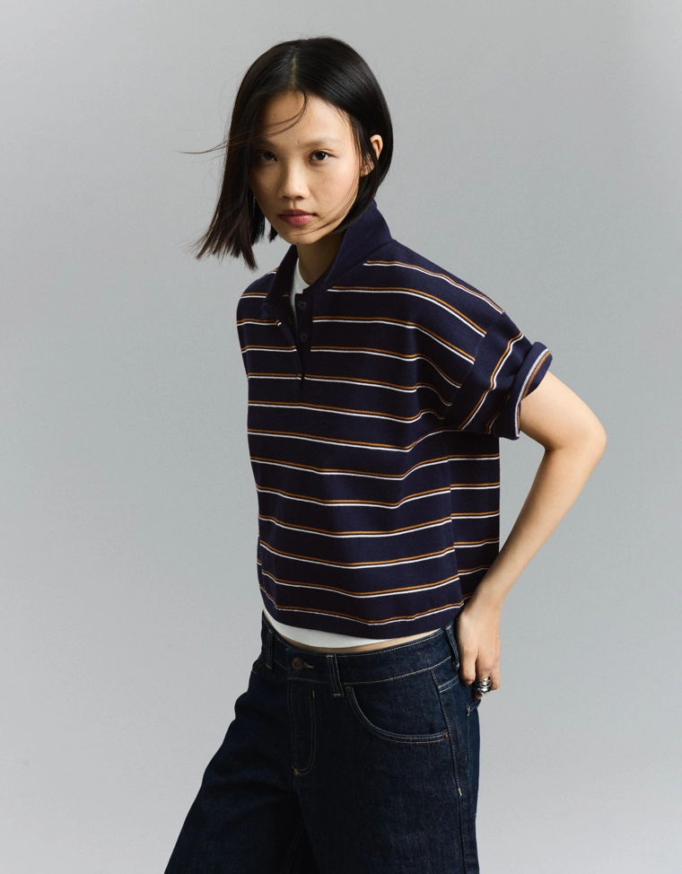 Свитер в полоску с воротником-поло