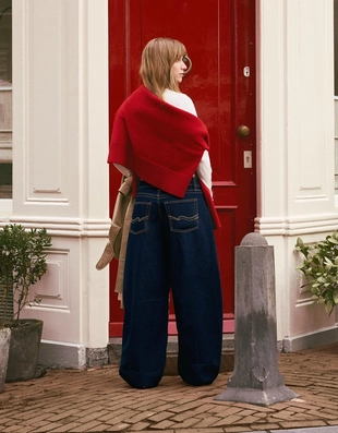 Джинсы свободного кроя с низкой посадкой- Заказать в России