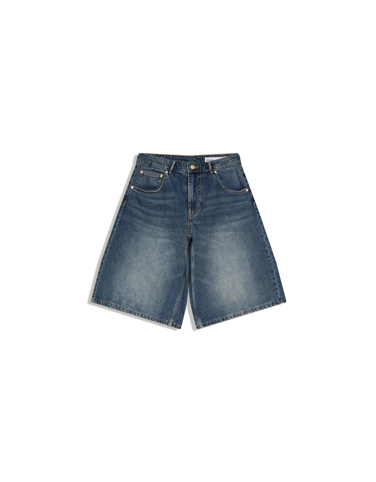 Джинсовые шорты свободного кроя