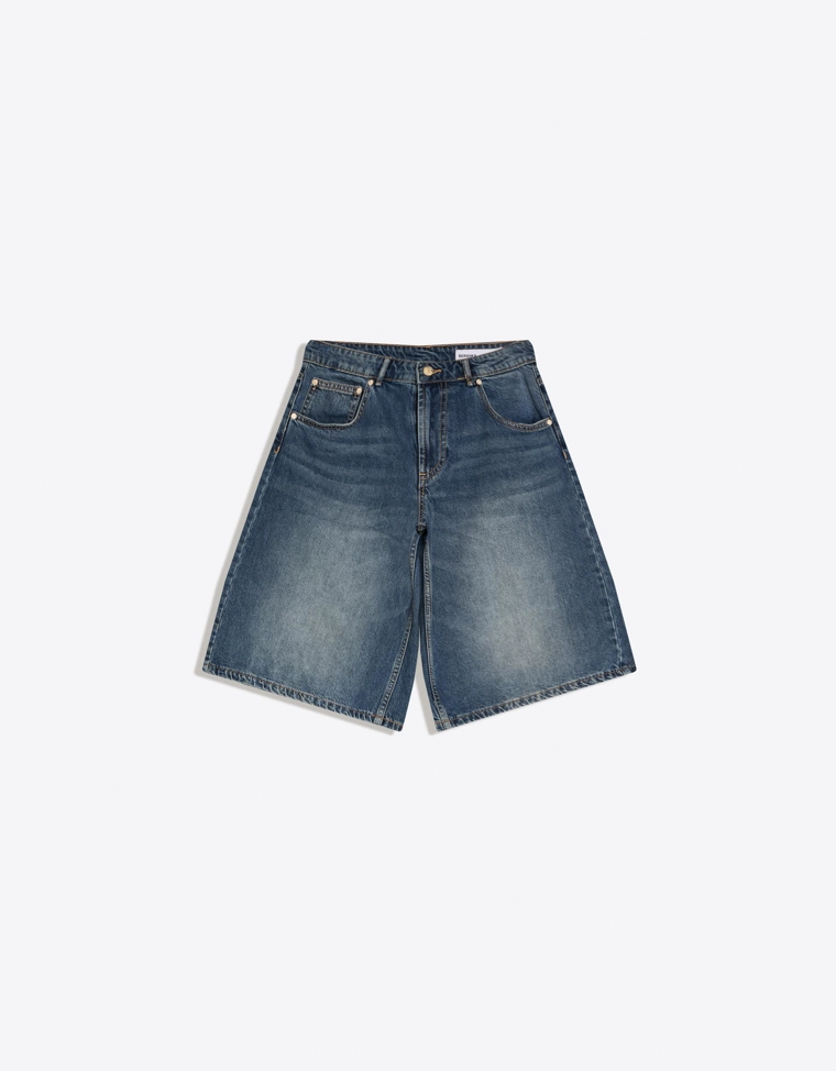 Джинсовые шорты свободного кроя