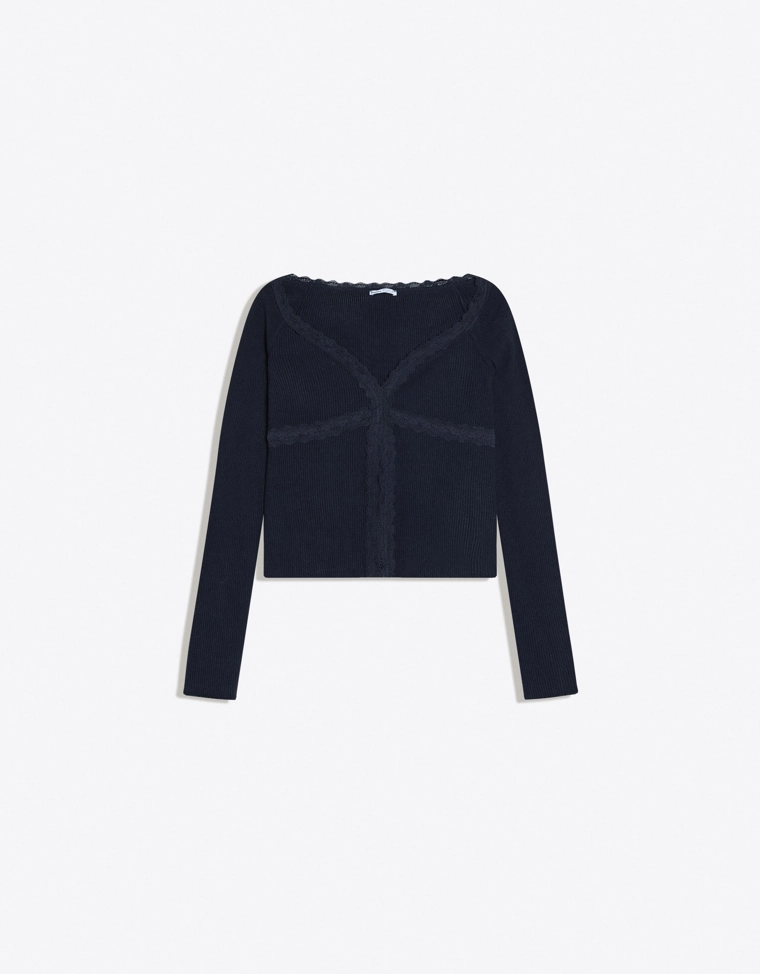 Футболка с кружевными вставками