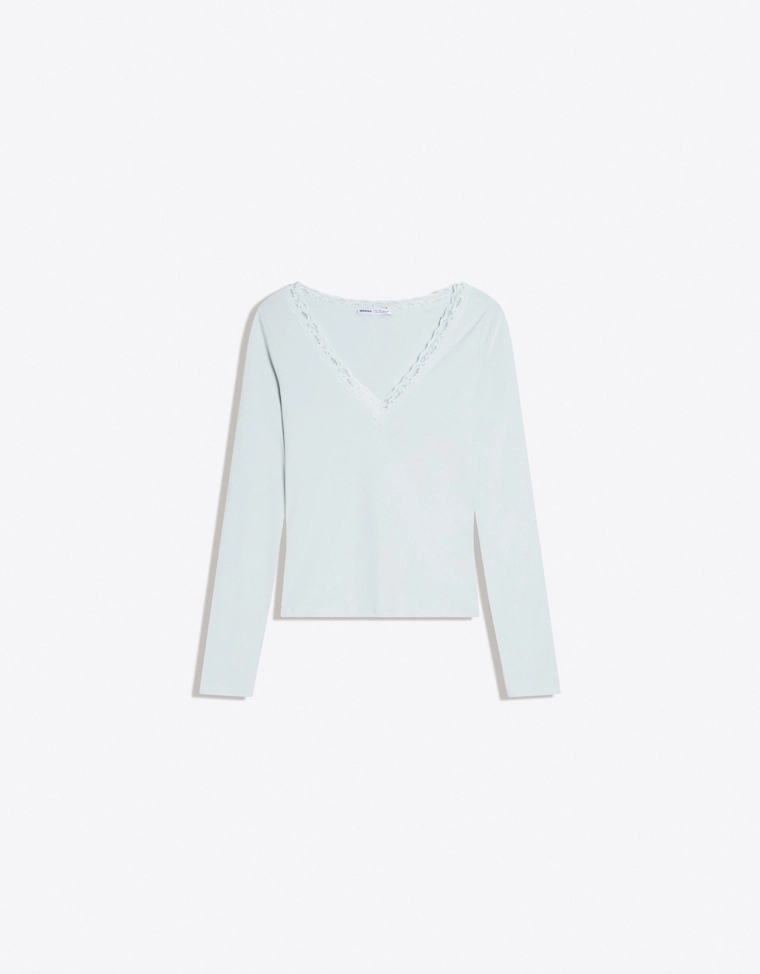 Лонгслив с кружевной отделкой