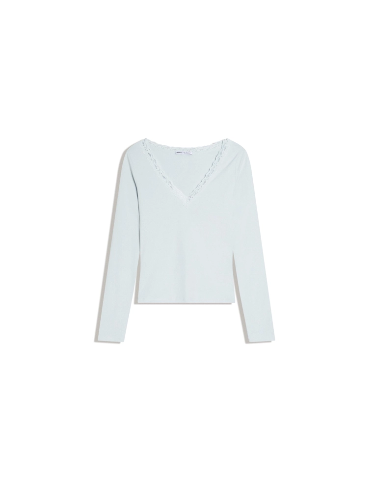 Лонгслив с кружевной отделкой