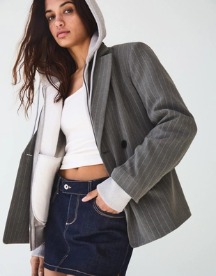 Блейзер с вытачками на спине- Заказать в России